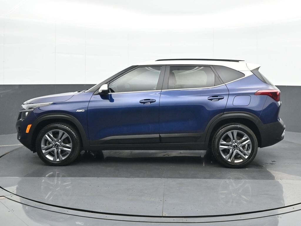 2022 Kia Seltos S Nightfall Edition photo 3