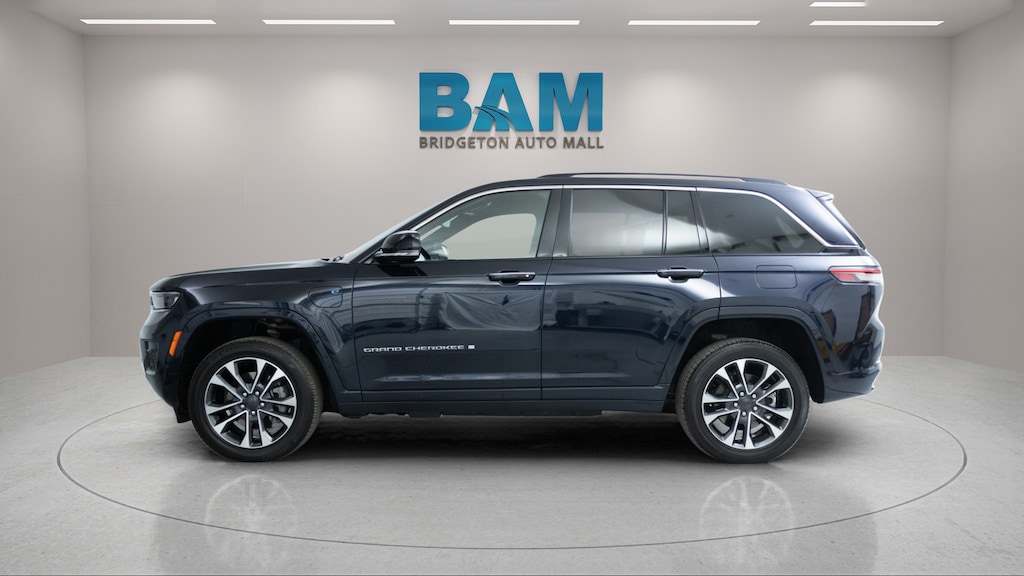 Used 2023 Jeep Grand Cherokee 4xe Overland SUV