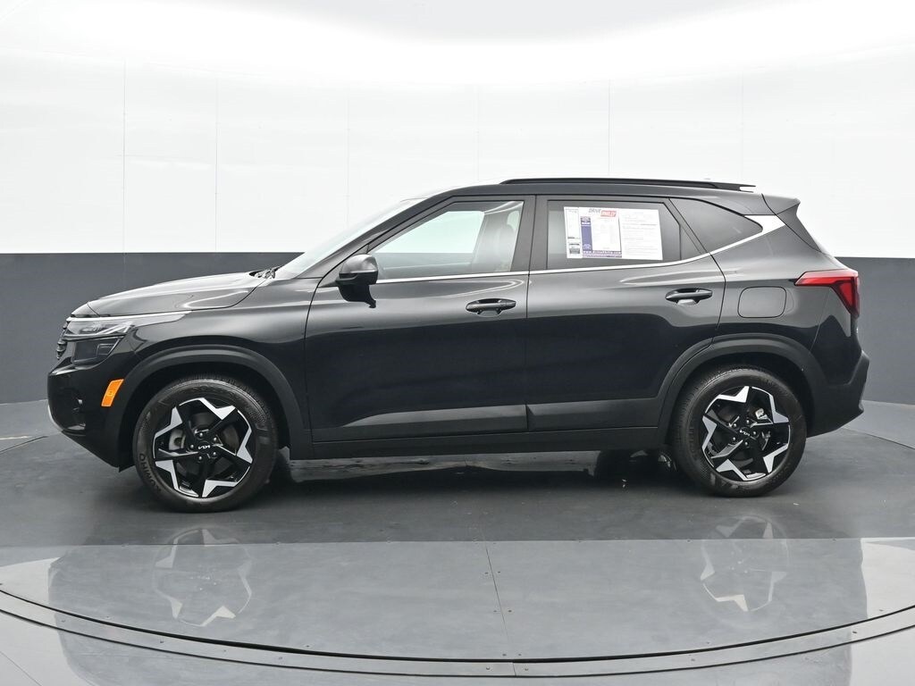 2024 Kia Seltos EX photo 2