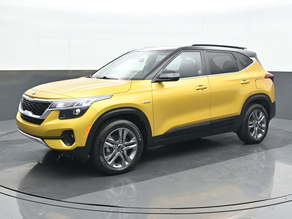 2021 Kia Seltos S photo 2