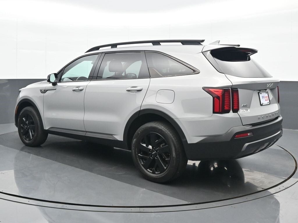 2022 Kia Sorento S photo 2