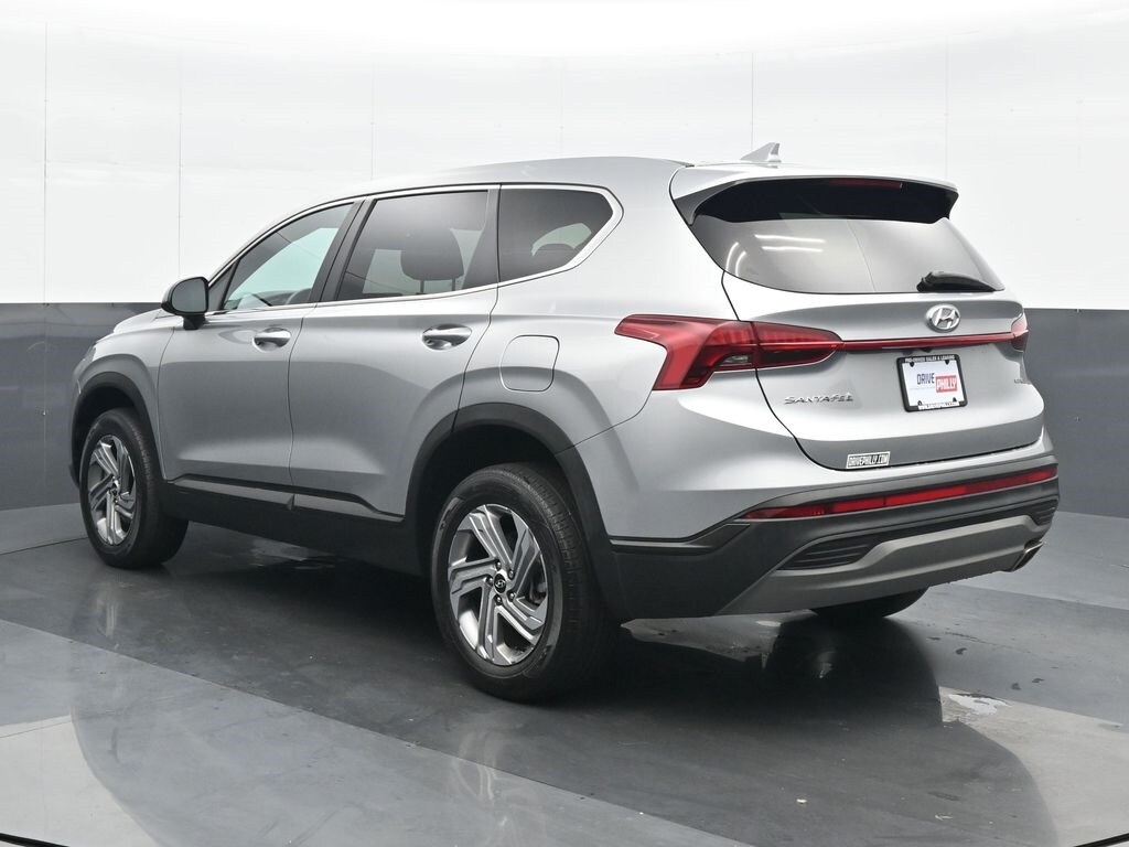 2023 Hyundai Santa Fe SE photo 3