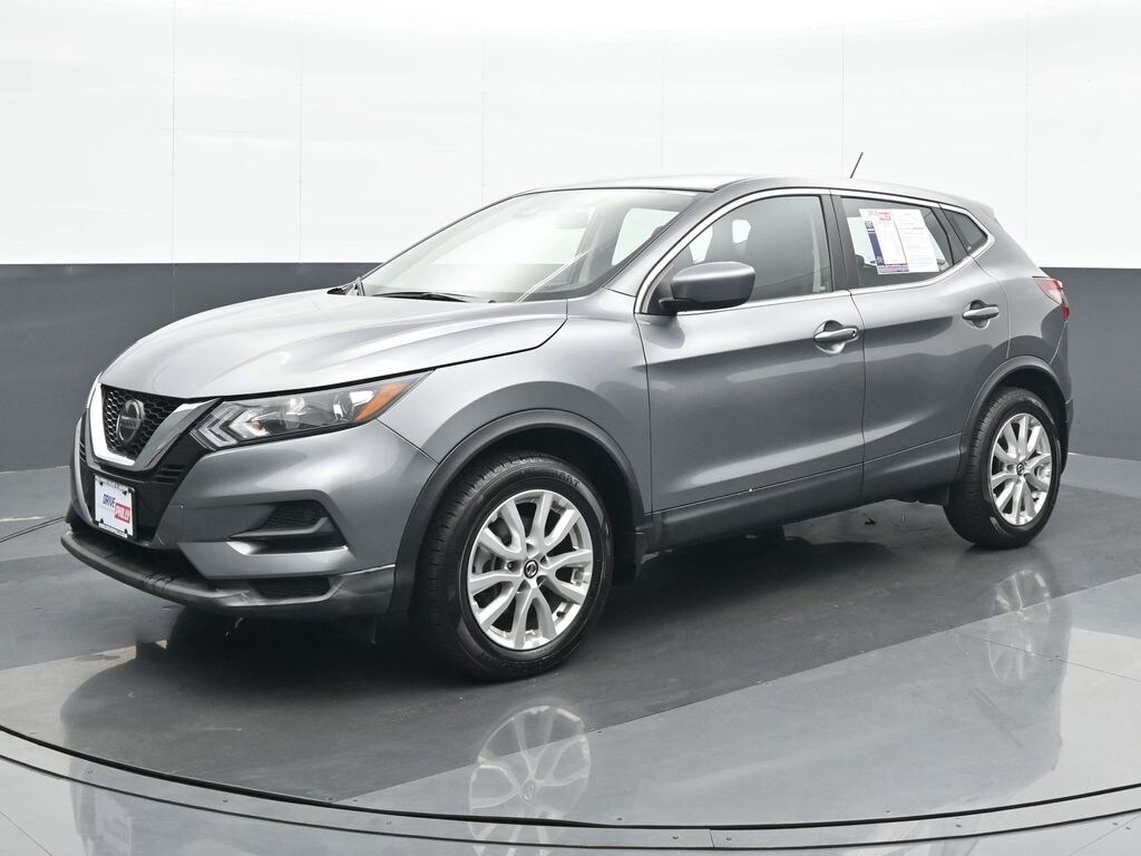 2022 Nissan Rogue Sport S photo 2