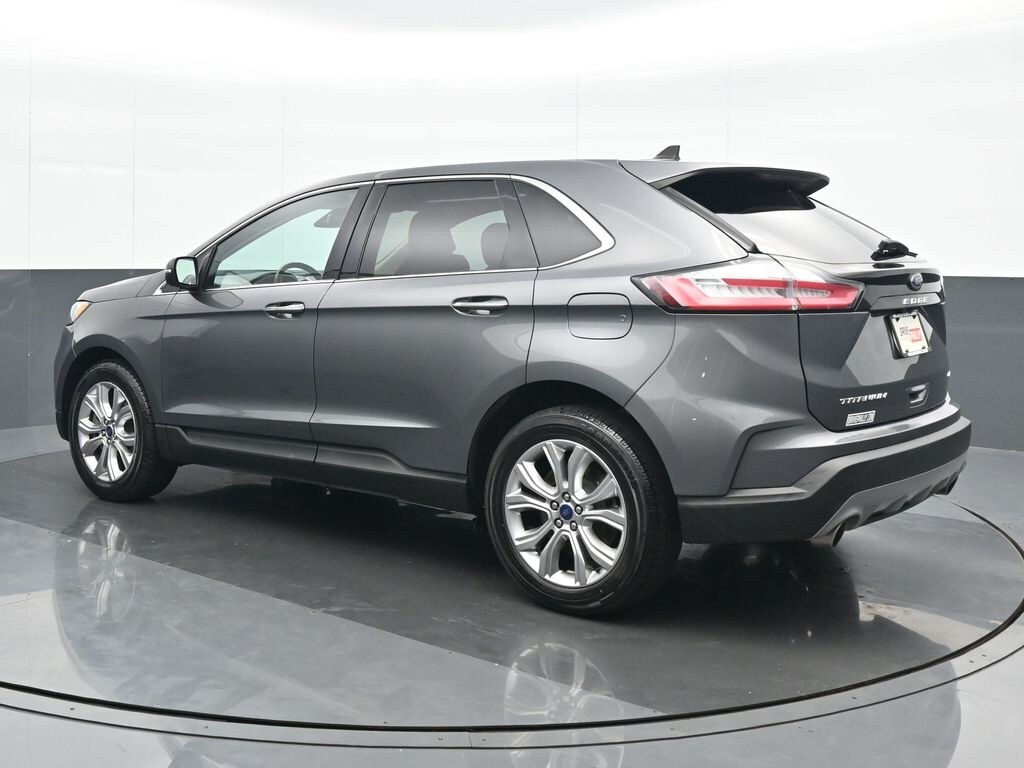 2022 Ford Edge Titanium photo 3
