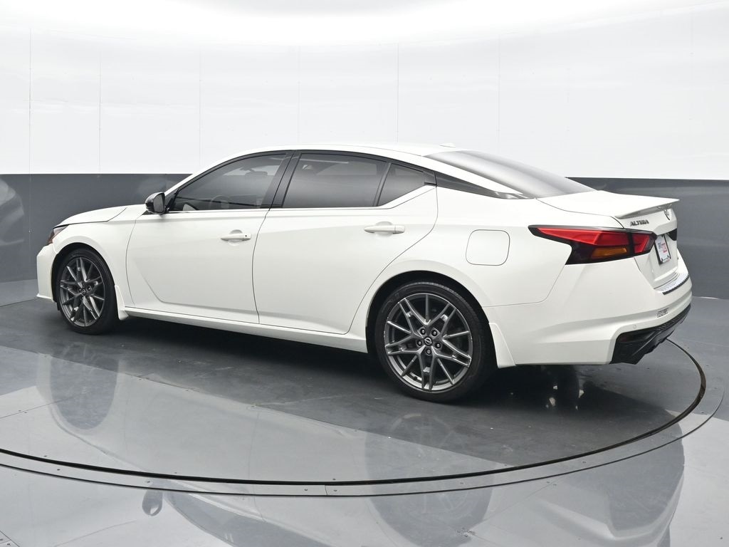 Used 2023 Nissan Altima 2.0 SR Sedan