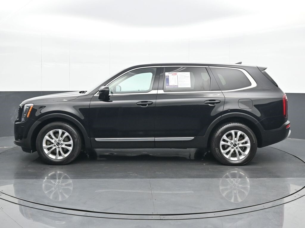 2022 Kia Telluride LX photo 2