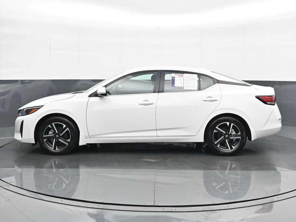 2024 Nissan Sentra SV photo 3