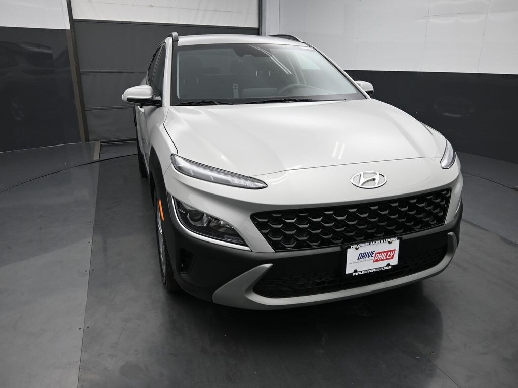2023 Hyundai Kona SEL photo 3
