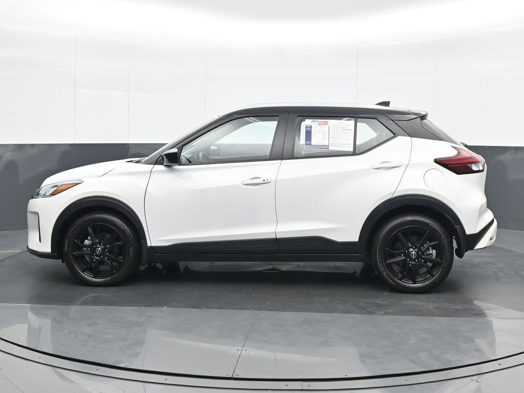 2023 Nissan Kicks SV photo 2