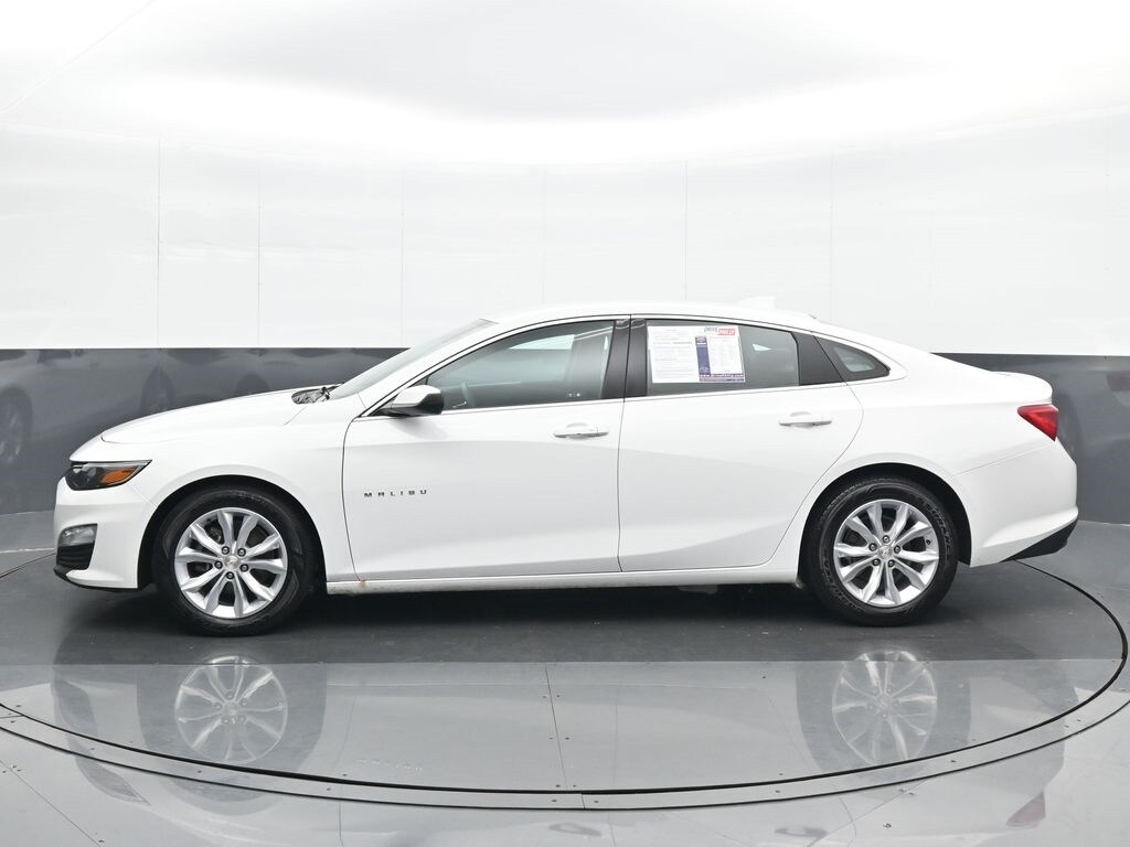 2024 Chevrolet Malibu 1LT photo 2