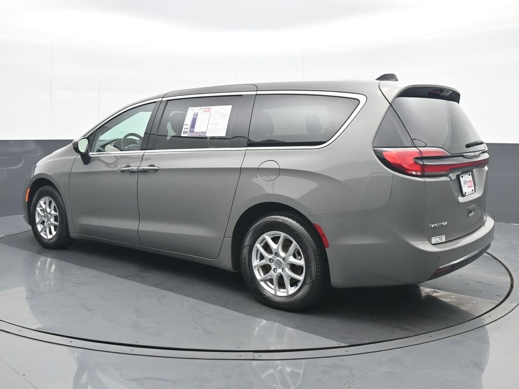 Used 2023 Chrysler Pacifica Touring L Van Passenger Van