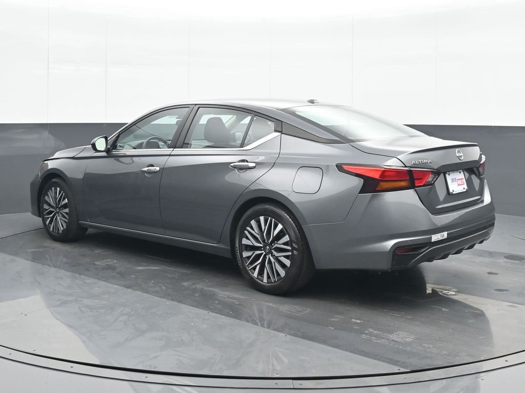 Used 2024 Nissan Altima 2.5 SV Sedan