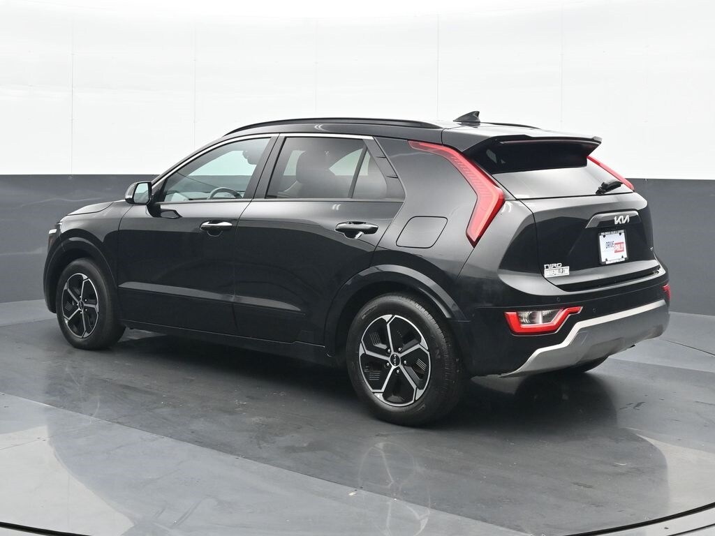 2023 Kia Niro SX photo 3