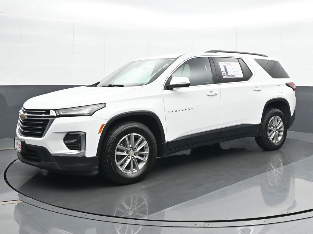 2022 Chevrolet Traverse photo 2