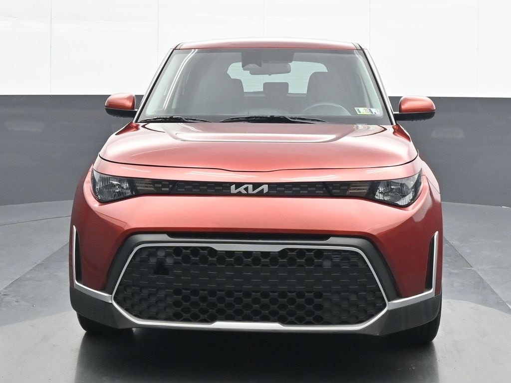 2023 Kia Soul LX's photo