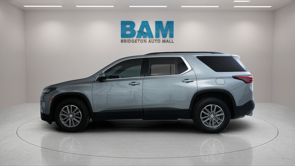 Used 2023 Chevrolet Traverse LT Cloth w/1LT SUV