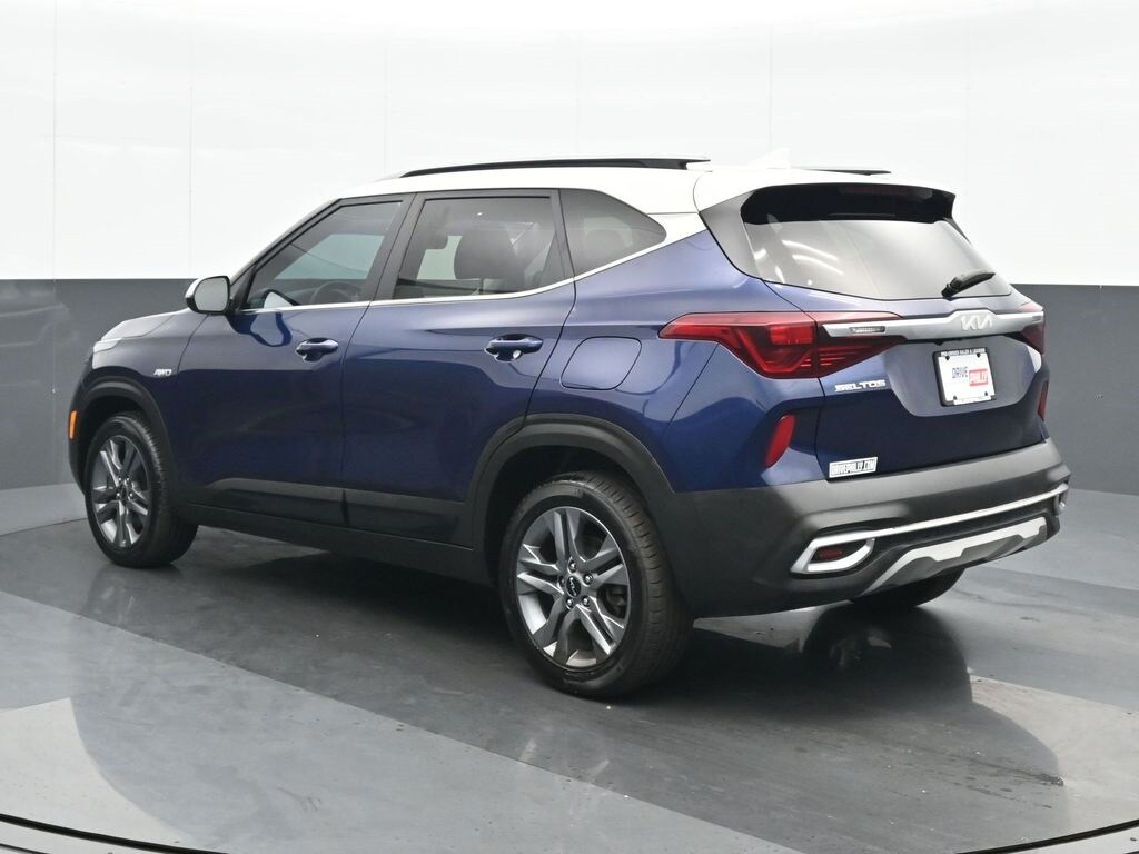 2022 Kia Seltos S Nightfall Edition photo 4