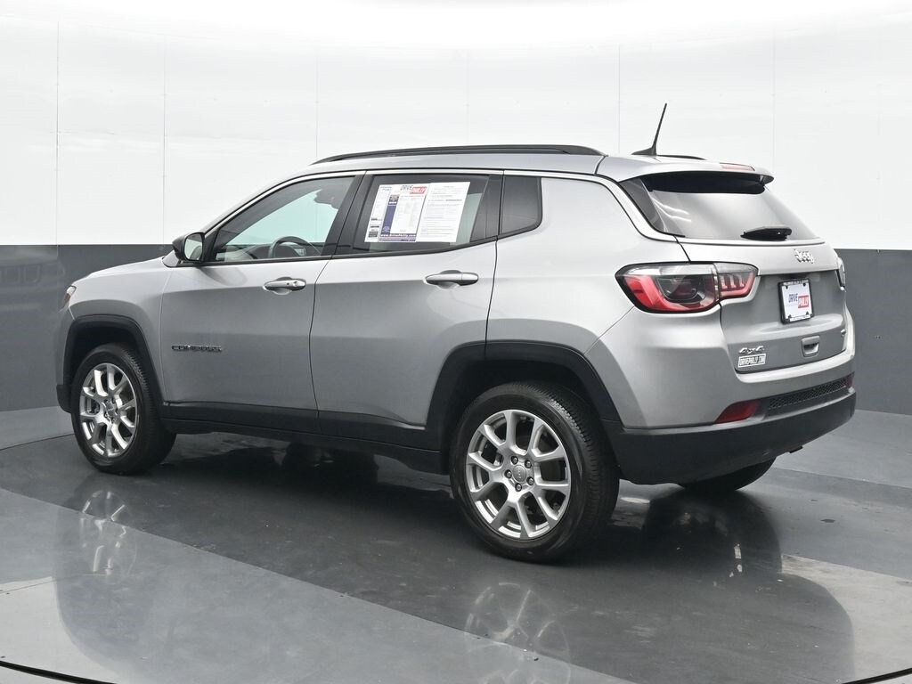2022 Jeep Compass Latitude Lux Altitude photo 3