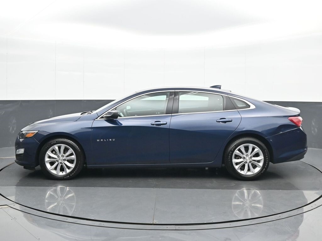 2021 Chevrolet Malibu 1LT photo 2