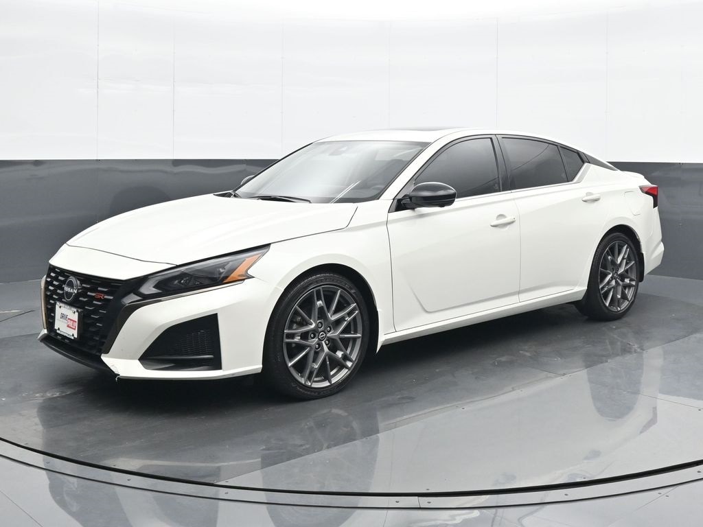 Used 2023 Nissan Altima 2.0 SR Sedan