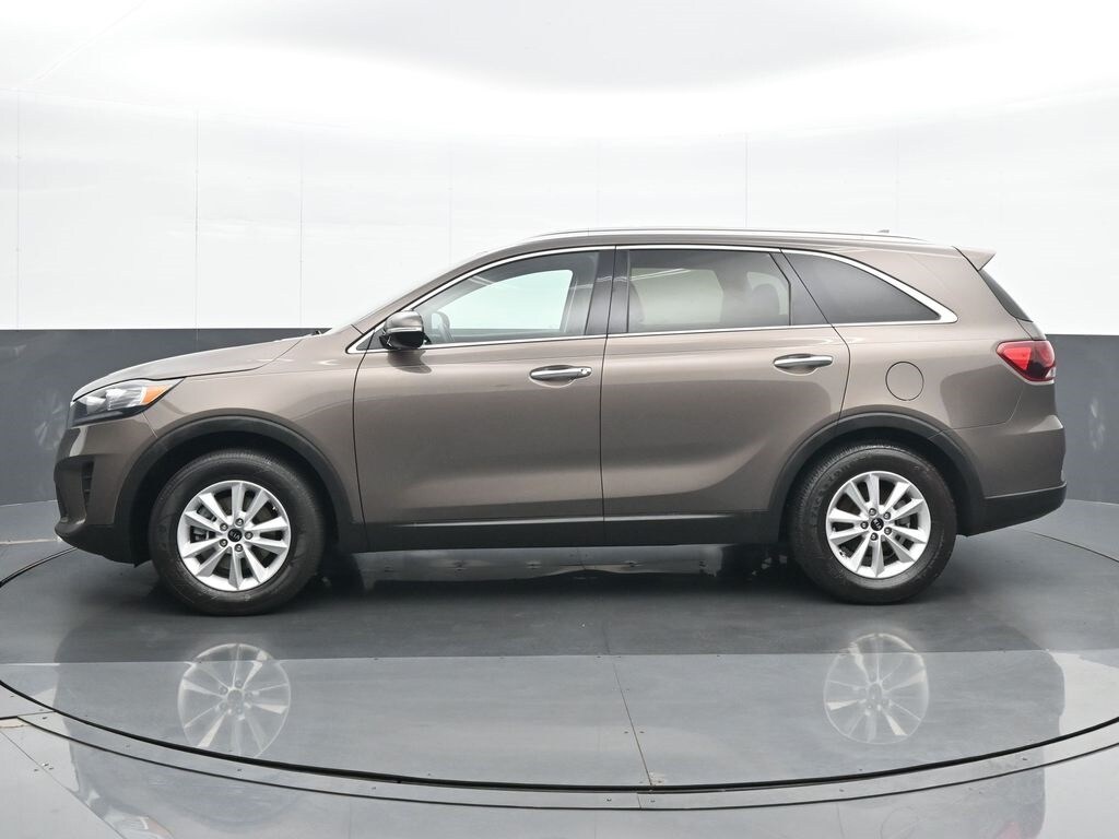 2019 Kia Sorento LX S photo 2