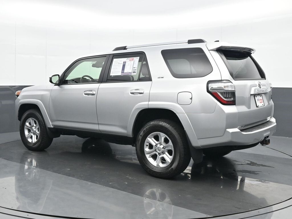 2022 Toyota 4Runner SR5 photo 4
