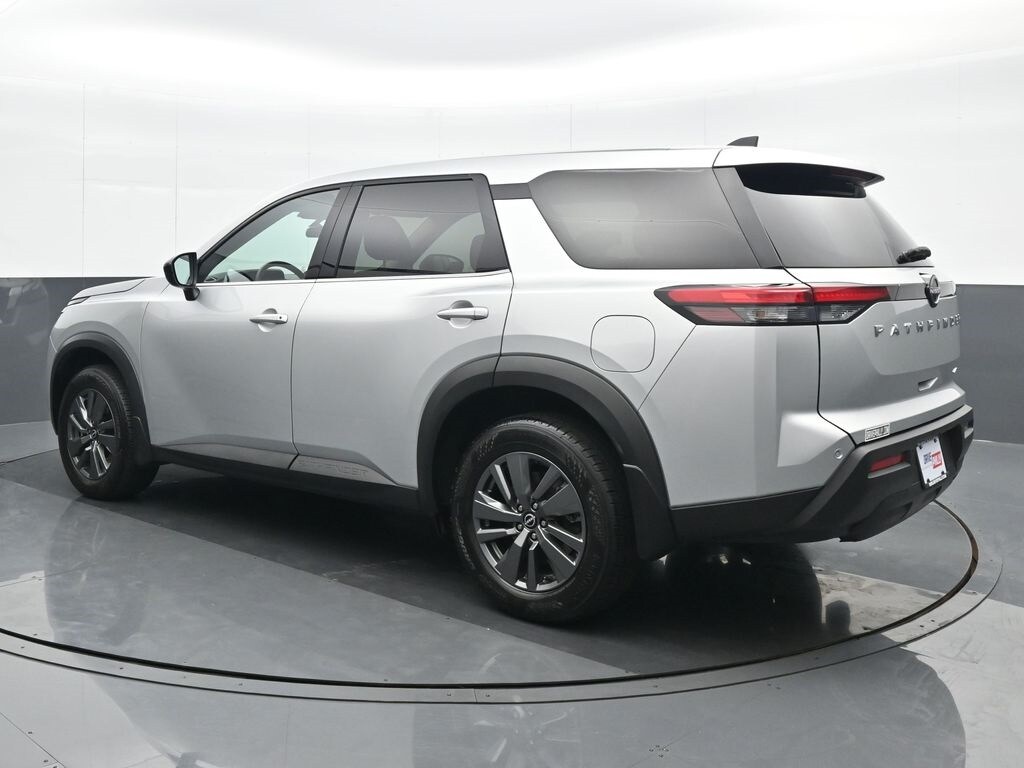 2024 Nissan Pathfinder S photo 4