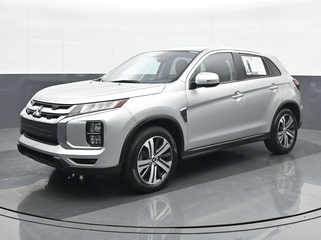 2024 Mitsubishi Outlander Sport ES LE SE photo 2