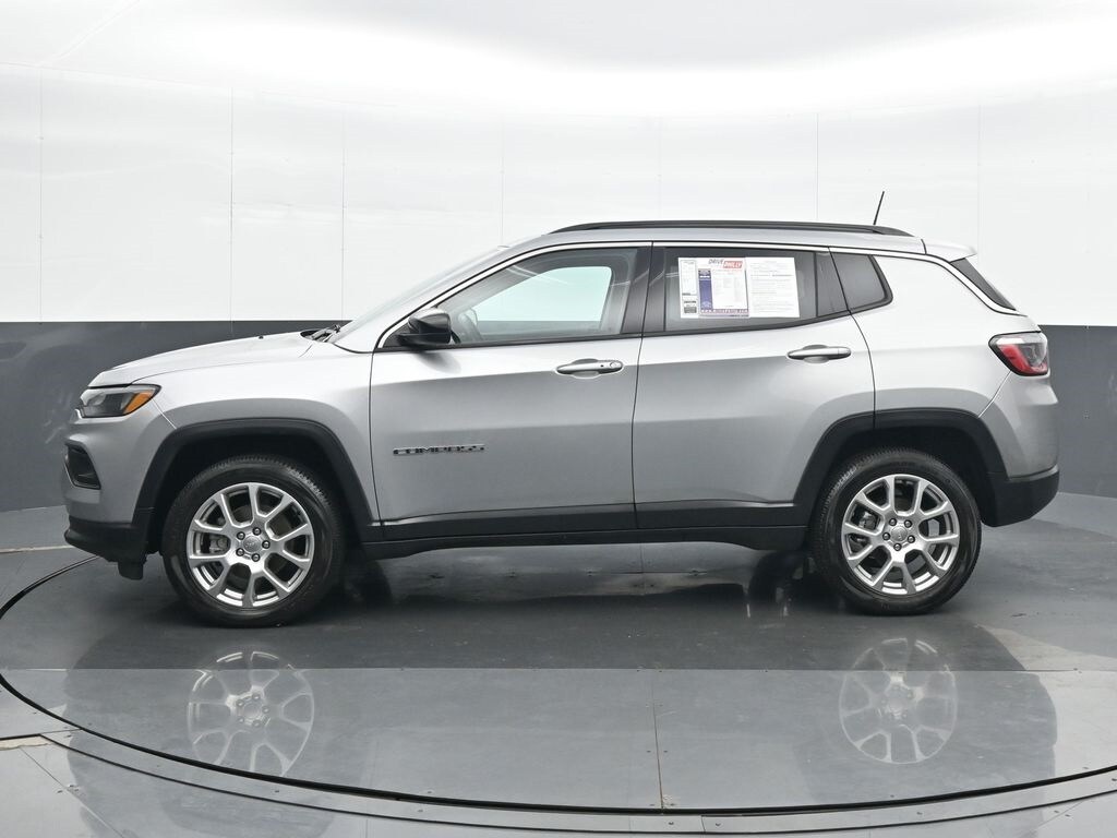 2022 Jeep Compass Latitude Lux Altitude photo 2
