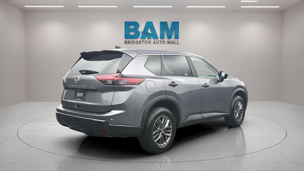 Used 2024 Nissan Rogue S SUV