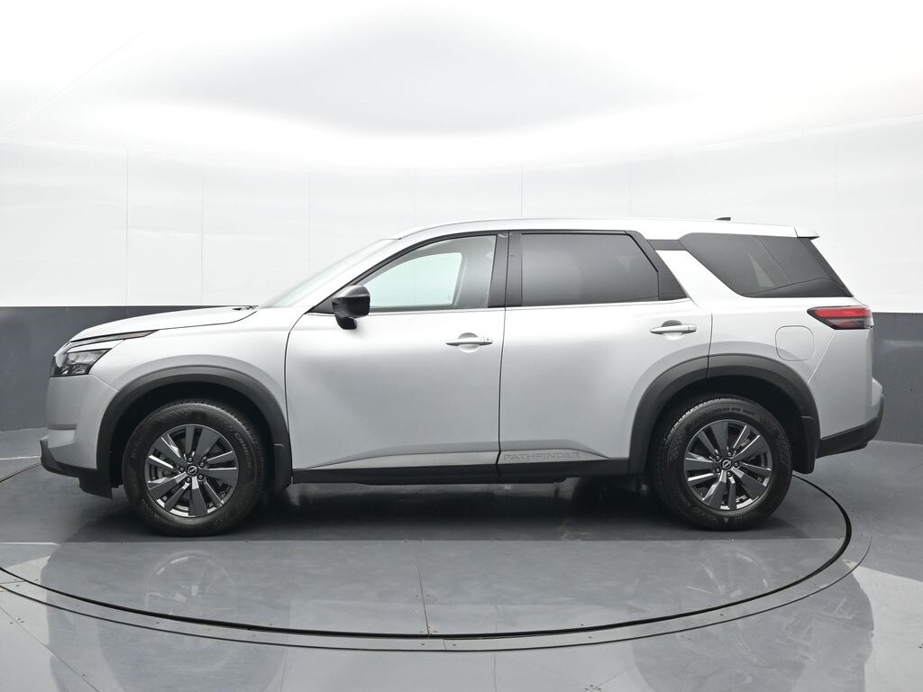 2024 Nissan Pathfinder S photo 3