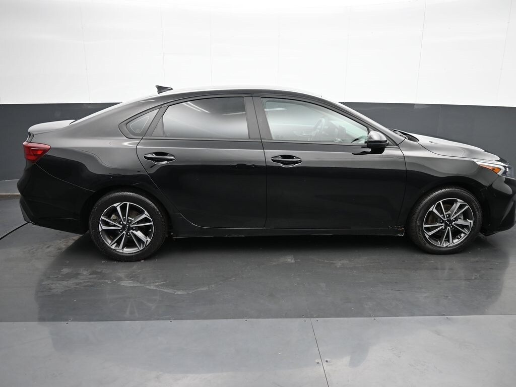 2022 Kia Forte FE LXS photo 4