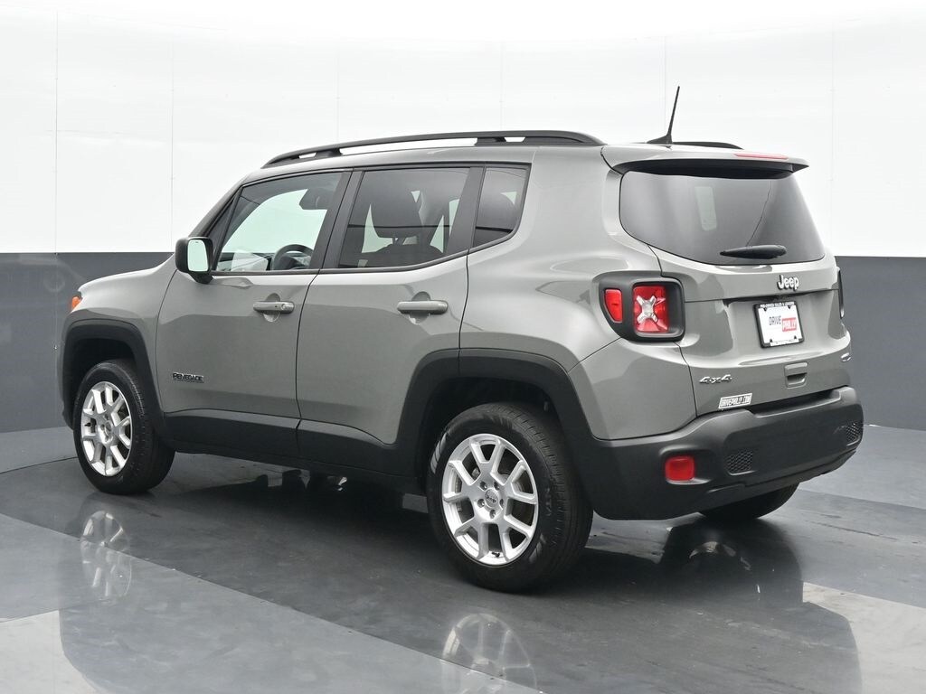 2022 Jeep Renegade Latitude photo 3