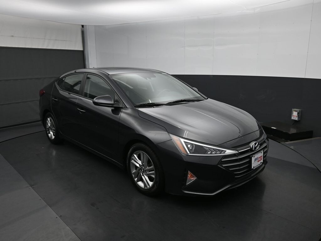 2020 Hyundai Elantra Value Edition photo 3