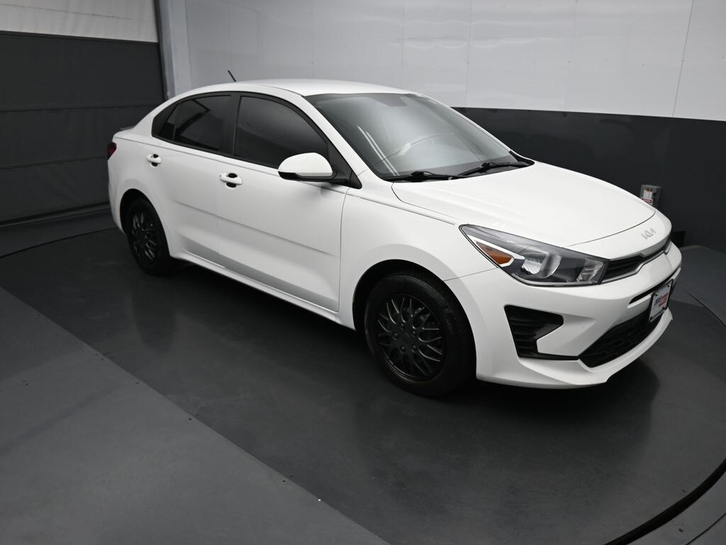 2022 Kia Rio LX photo 3
