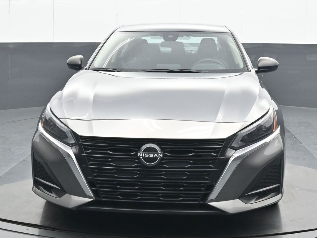 Used 2024 Nissan Altima 2.5 SV Sedan