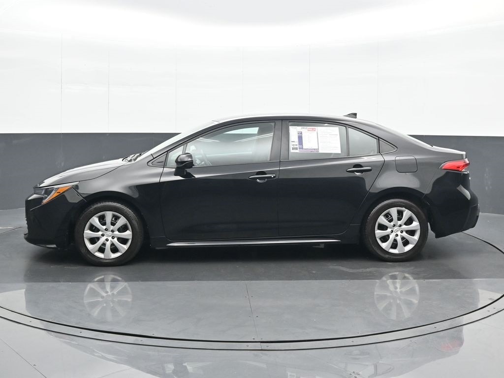 2024 Toyota Corolla LE photo 3