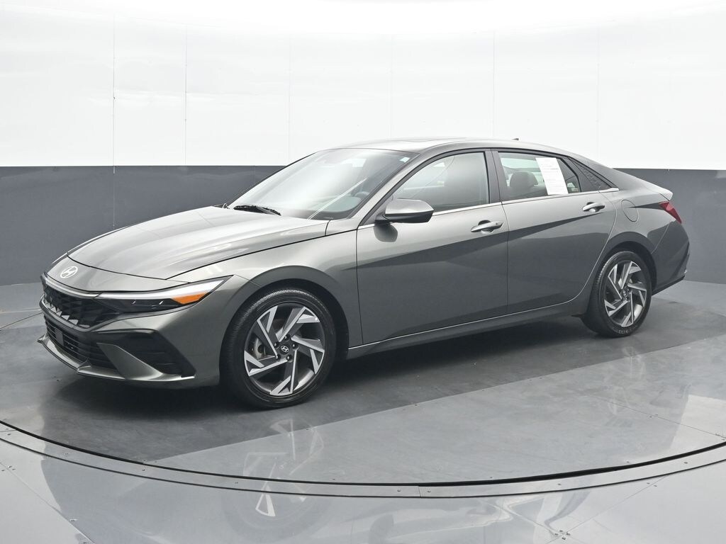 Used 2025 Hyundai Elantra SEL Convenience Sedan