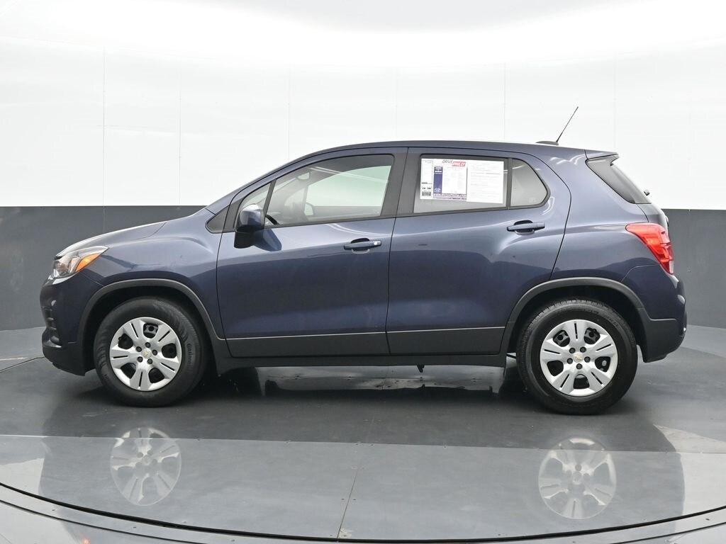 2019 Chevrolet Trax LS photo 3