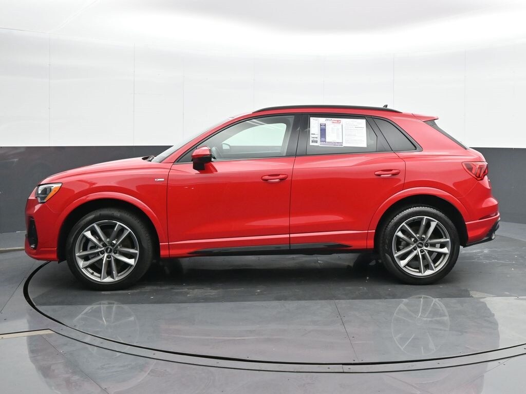 2022 Audi Q3 S line Premium photo 3