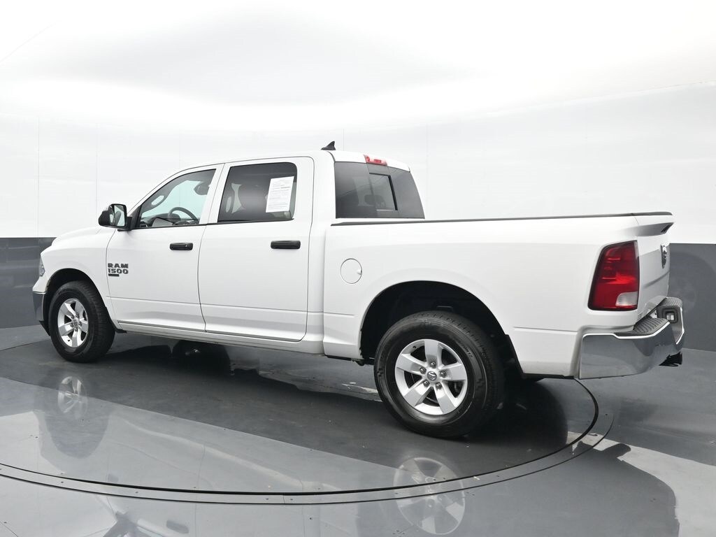 2023 Ram 1500 Classic SLT photo 3