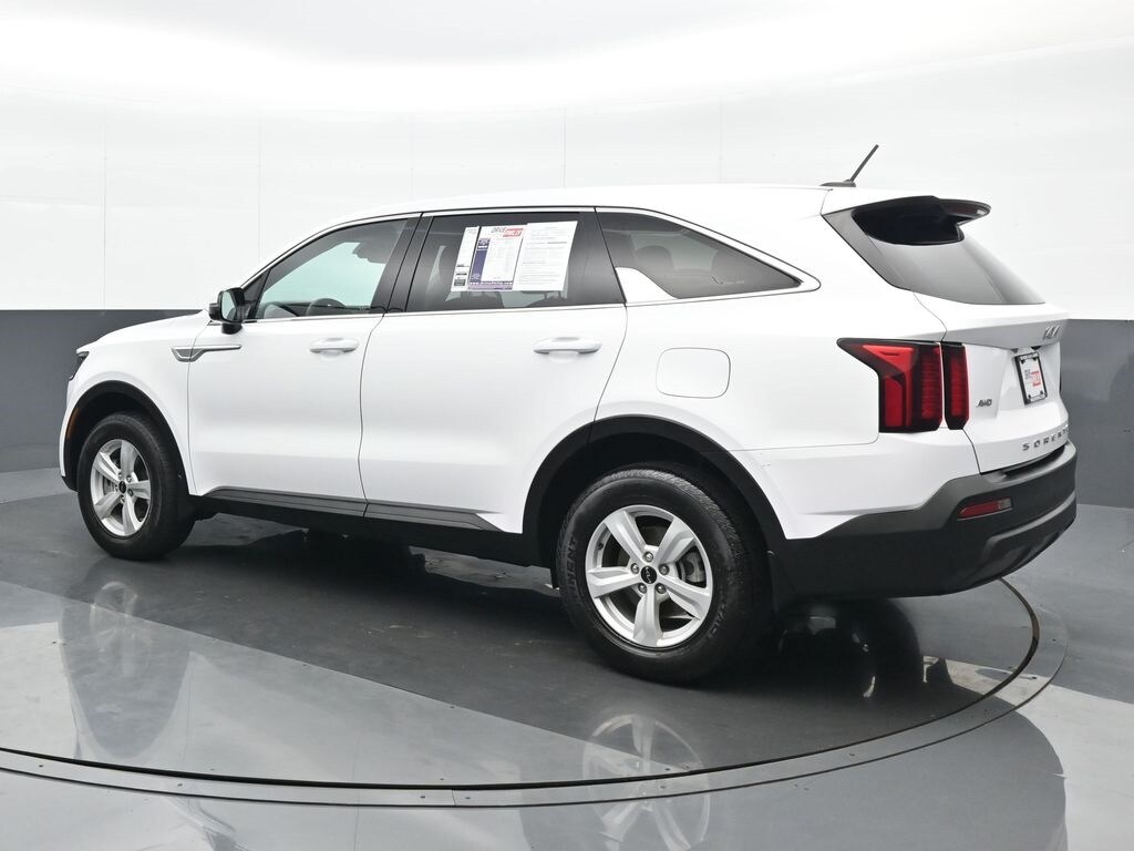 2022 Kia Sorento LX photo 4