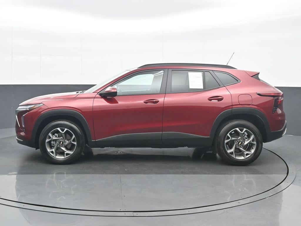 Used 2025 Chevrolet Trax LT SUV