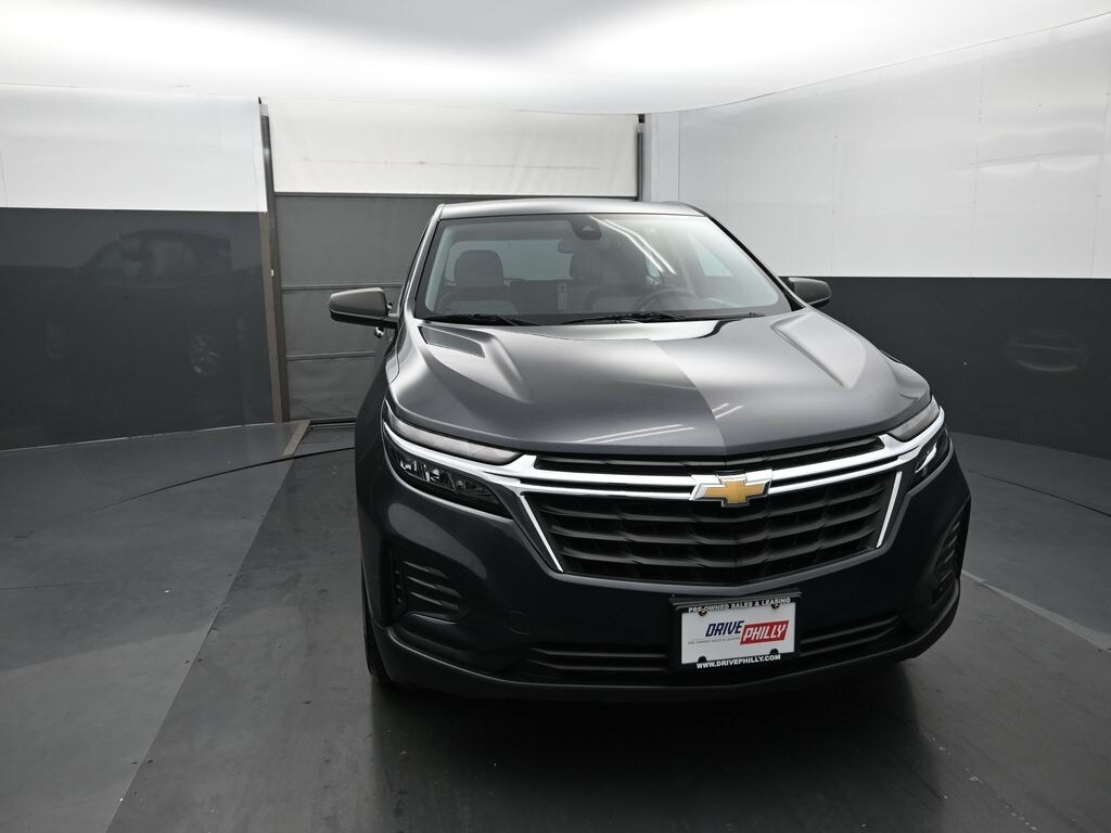 2022 Chevrolet Equinox LS photo 2