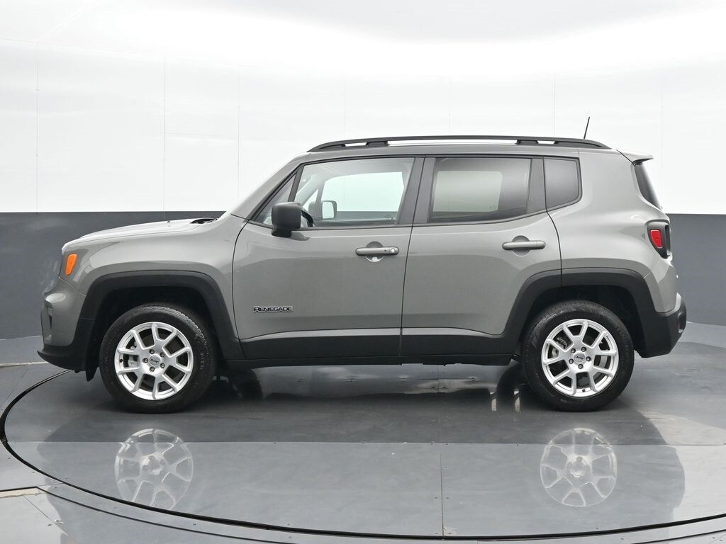 2022 Jeep Renegade Latitude photo 2