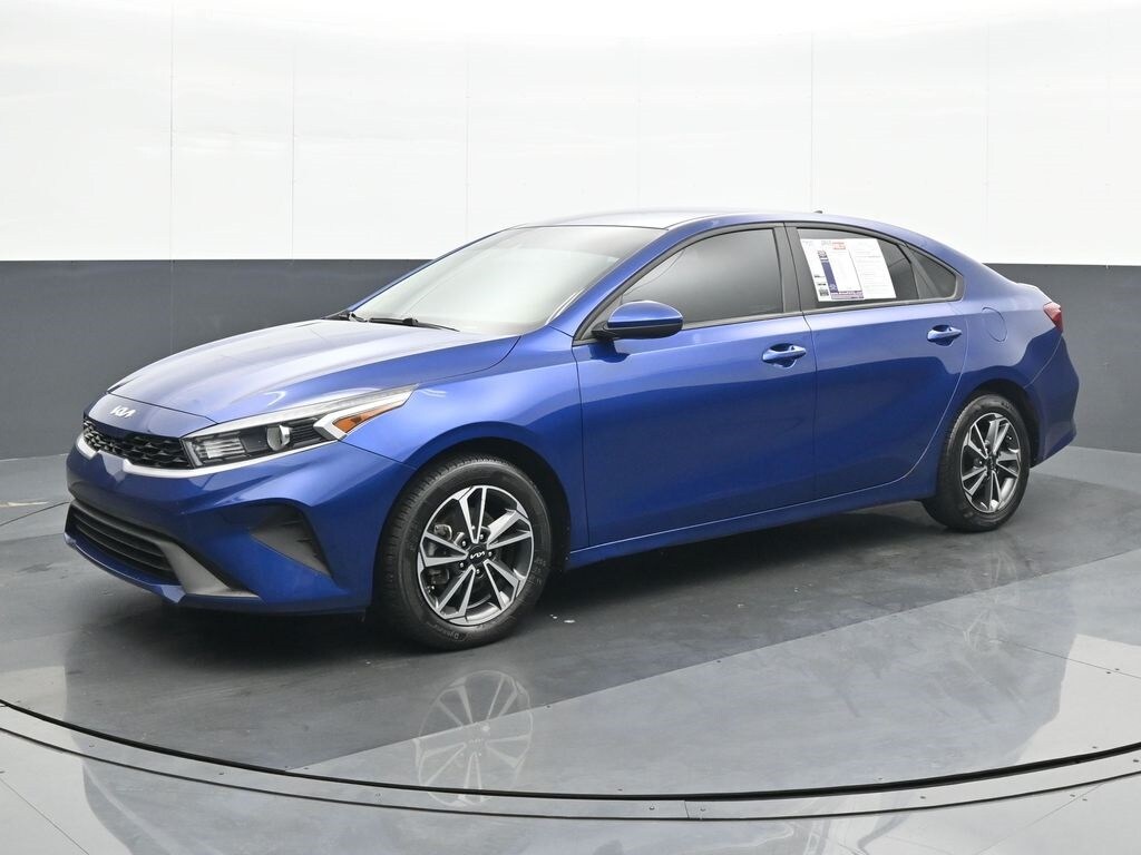 2024 Kia Forte LXS photo 2