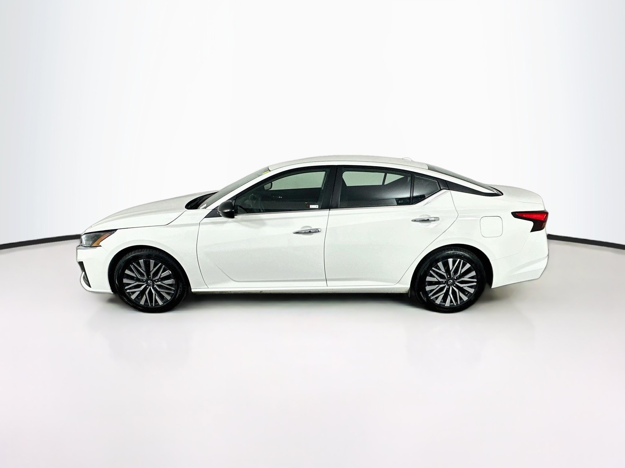 Used 2025 Nissan Altima SV SV FWD