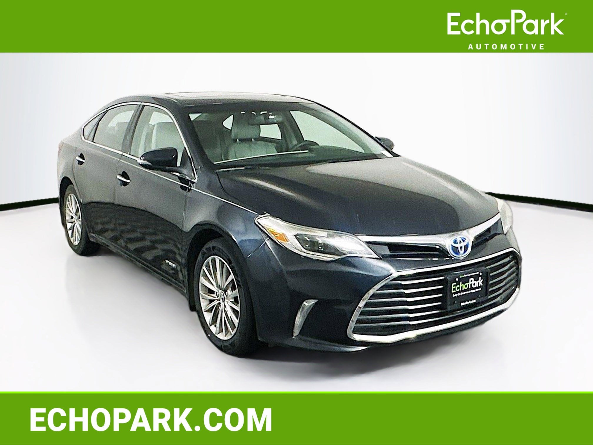 2016 Toyota Avalon Limited Hybrid's photo