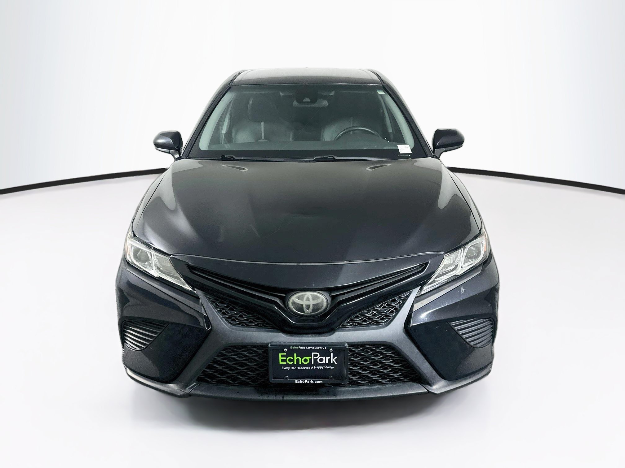 Used 2020 Toyota Camry SE SE Auto