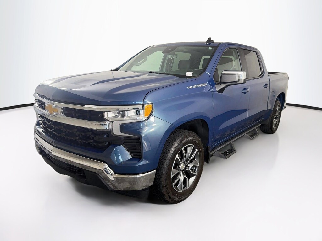 Used 2024 Chevrolet Silverado 1500 LT 4WD Crew Cab 147 LT w/2FL